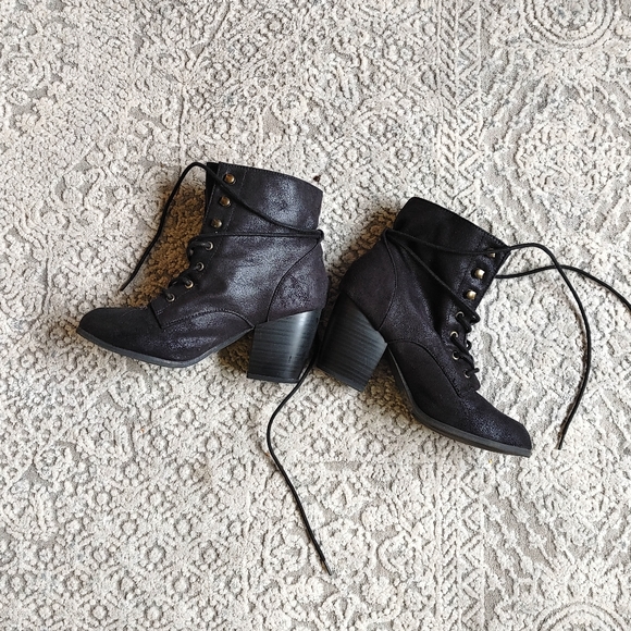 Lace-up Heeled Combat Boots - Picture 2 of 3